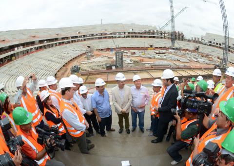 Omar e Aldo Rebelo destacam avanços da obra da Arena da Amazônia